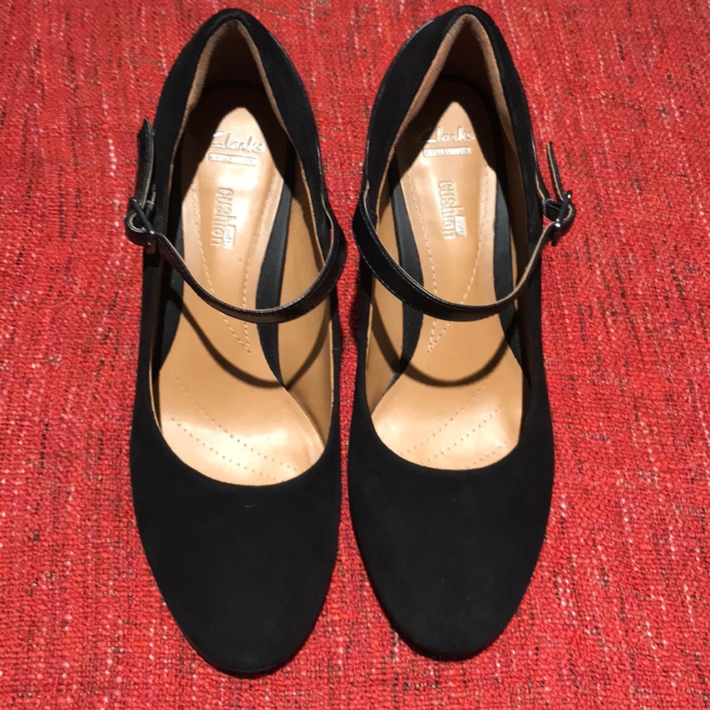 Clark’s black heels